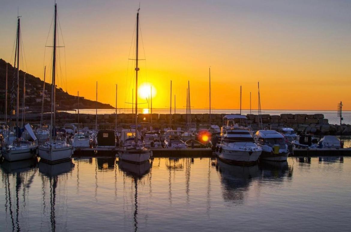 Sabrina Maison Chic Dolce Nido Sul Mare San Bartolomeo Al Mare Zewnętrze zdjęcie